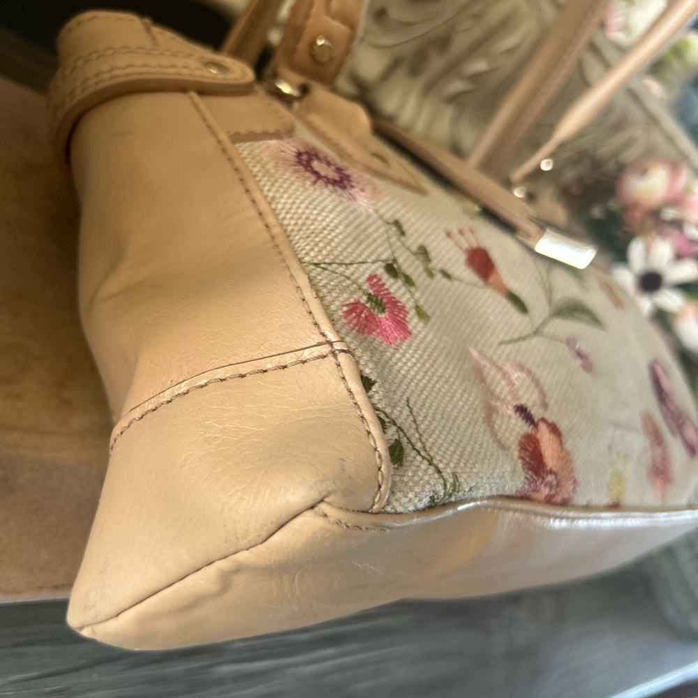 Liz Claiborne Cute Floral & Beige Trim Handbag Purse Satchel - Picture 8 of 15